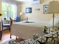 Wolf Cove Inn Hotels in Androscoggin County