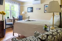 Wolf Cove Inn