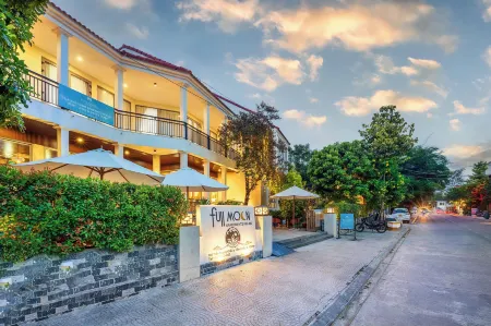 Full Moon Apartments - Hoi An Отели рядом с достопримечательностью «Это До Там Кван Пагода»
