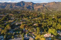 East Valley Manor by Avantstay Minutes to the Beach