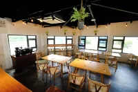 더 코너 하우스 쿠알라 벨라이트 호텔