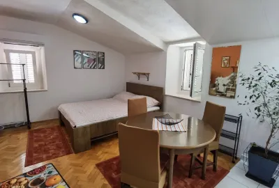 Cozy Studio Apartments with Terrace Near Kastela Promenade Hotels near Split Airport