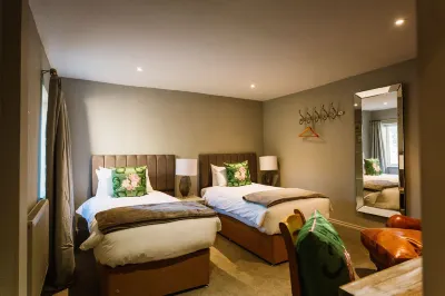 Bampton Townhouse Hotels near Tarr Steps