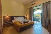 Carina Beach Resort - 2-Star