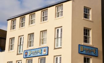 Harbourside Apartments with Private Parking