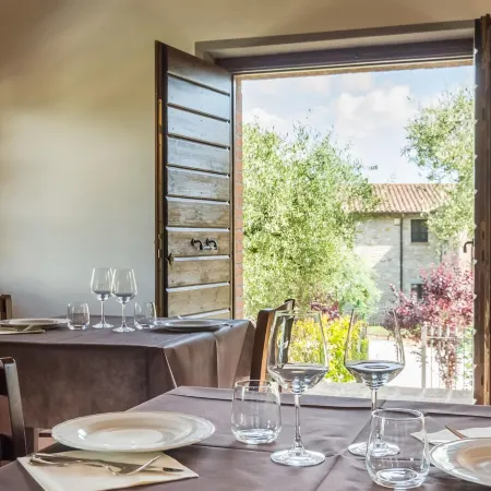 Farmhouse in Perugia with Hot Tub, Swimming Pool, Garden, BBQ