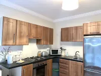 Carraig House Sleeps 2 Pets Allowed Hotels in 