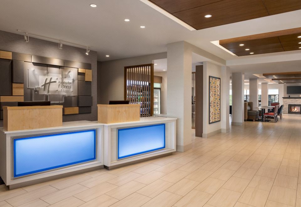 Holiday Inn & Suites Denver AirportOver view