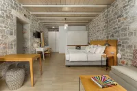 Trapela Limeni Luxury Suites - Balkon