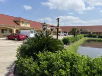 Deluxe Inn & Suites Các khách sạn ở Channelview