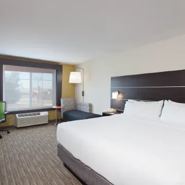 Holiday Inn Express & Suites OAKLAND-AIRPORT by IHG