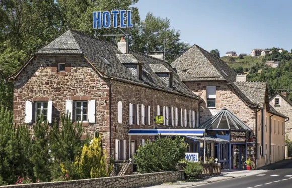 洛吉斯酒店餐廳 Les 2 Rives - A75，河邊