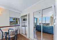 Marina Views at Airlie 10H - Mountain view