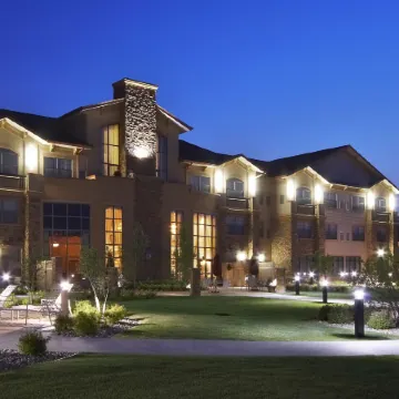 ClubHouse Hotel & Suites Fargo