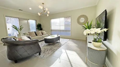 Spacious 7BRM 5-Bathroom Rental House - 4-Star