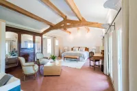 Domaine de la Cascade Parfumée Hotel dekat La Recyclerie de Cabris