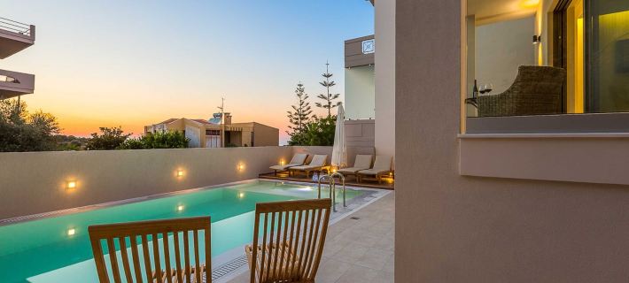 Villa Amelia - Free 8 Seater Mini Van & Pool Hotels in Akrotiri