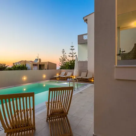 Villa Amelia - Free 8 Seater Mini Van & Pool
