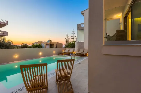 Villa Amelia I Free 8 Seater Mini Van & Pool