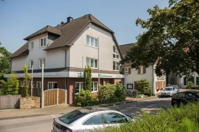 Hotel & Restaurant Zum Vater Rhein Các khách sạn ở Monheim am Rhein