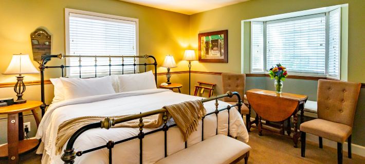 J Patrick Inn Hotels in Cambria