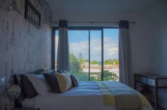 Azuri Apartment with Beach, Pools, Gym, Restaurants, Spa, Boats, Kids Corner Отели рядом с достопримечательностью «Блу Бэй Бич»