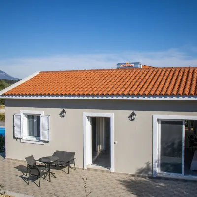 Casa de Rosa Apartments & Studios Hotels near Pessada Beach