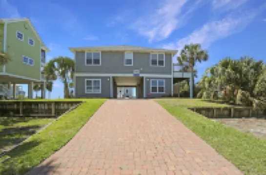 Flamingo Roost by Pristine Properties Vacation Rentals