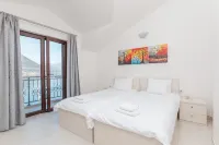 Apartments Miramar