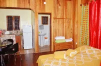 Guest House Quinta Natural Bangalots - Ramah Hewan Peliharaan