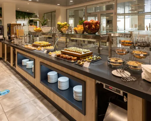 Movenpick Resort and Spa Fruske Terme Dining Photos