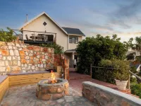 Dunvegan Lodge Hotels near Long Beach