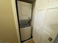 Comfy Easeful Two Bedroom Apartment. 30 Minutes to Boston
