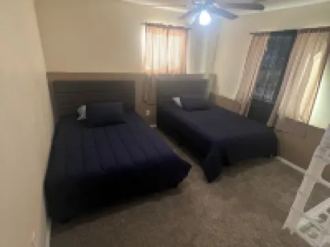 right off I-25 freeway Hotels in Valencia County