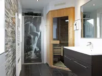 Villa Paradiso, outdoor whirlpool and sauna for exclusive use, 100m to the lake 烏特格翰酒店