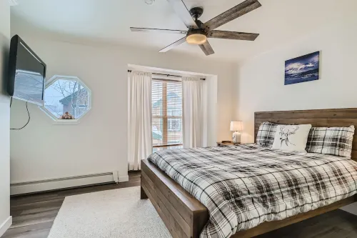 2-BD 3-BDR Ski Cabin