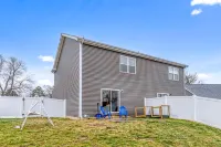 Spacious Townhome Retreat by StayLage Hotels in O'Fallon