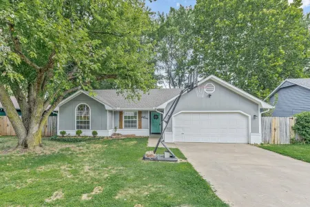 Chef-Ready Kitchen and Sunroom Bliss - Stylish Cozy Retreat