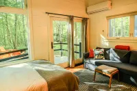 Accessible Oasis in the Woods with Fire Pit - Exquisite, Tranquil Cabin Hotels in Freeport