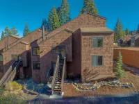 Ski-in/Ski-Out and Creek Views - Charming Alpine Retreat