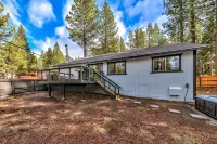 Hot Tub, Shuffleboard, Air Conditioning, Fenced Yard - Stunning Retreat