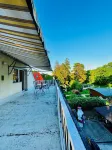 Cozy Garden Villa near Danube For 16P Hotels in Klosterneuburg