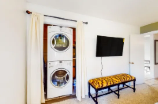 Updated Condo with Walkable Locale, Free WiFi & Private Washer/Dryer