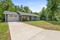 Private Pool, Fire Pit and Outdoor Bar - Charming Getaway Hotels in Marion County