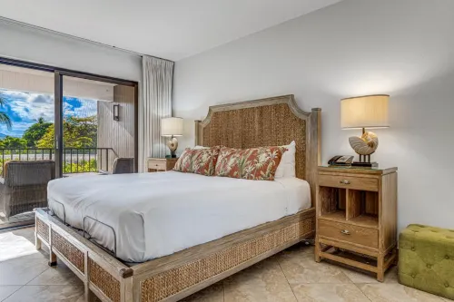 Garden View Condo with Extended Lanai and Chef’s Kitchen - Spacious Oasis