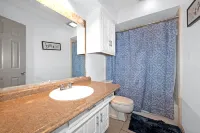 Chic Retreat - WiFi, Central, Minutes to Amenities Hotels in Mesquite