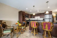 Ocean View Lanai and Sparkling Pool - Charming Island Retreat