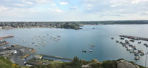 Quiet apartment with exceptional sea view on the heights of Erquy comfort + parking