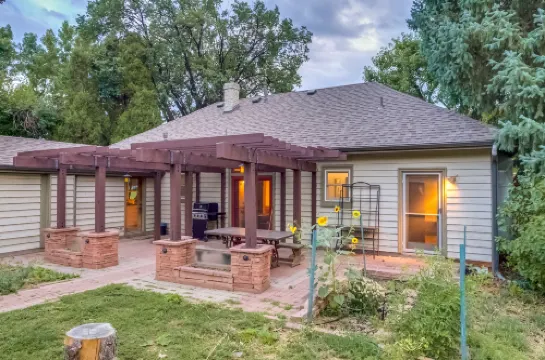 Mountain Views and Fenced Yard - Charming Golden Hideaway