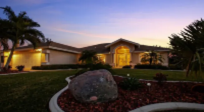 Lupita, boat lift, dock, heated south facing pool